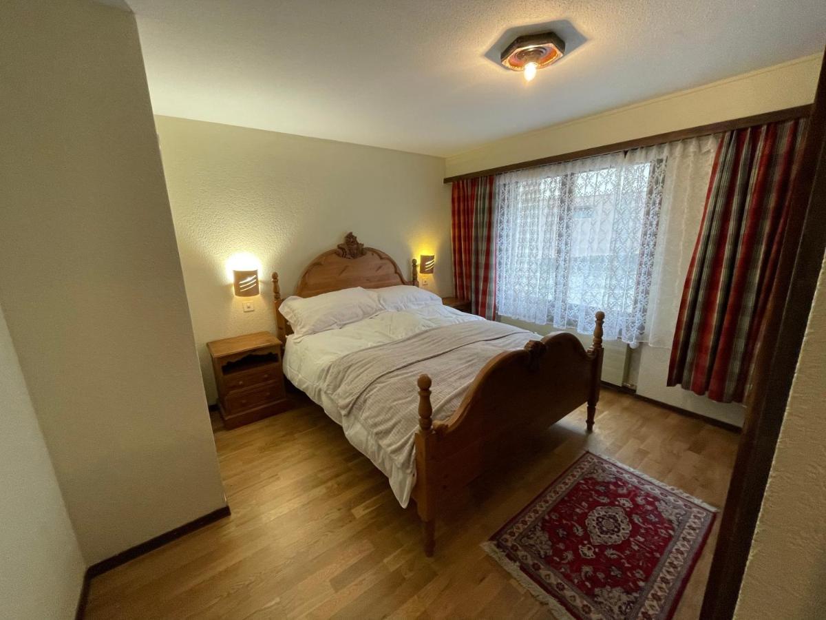 Modern With Free Parking Apartment