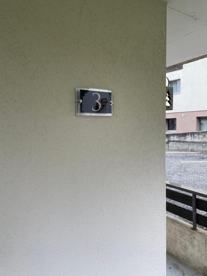 Modern With Free Parking Apartment